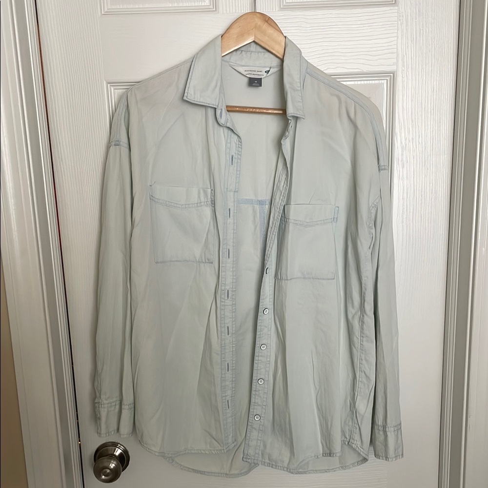 Old Navy The Boyfriend Button Up Shirt